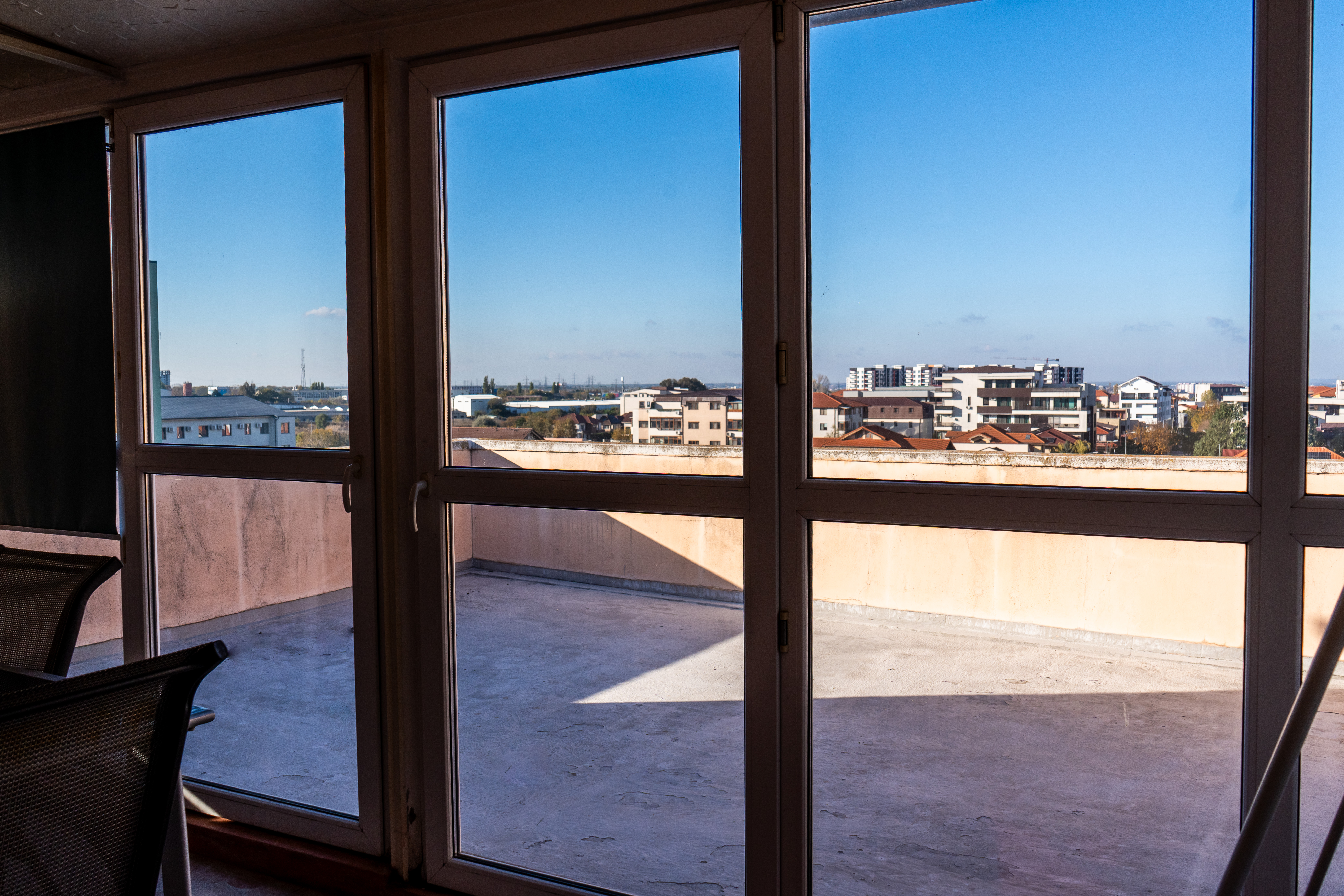 Apartament cu terasă spectaculoasă în zona Compozitorilor(AXV22)