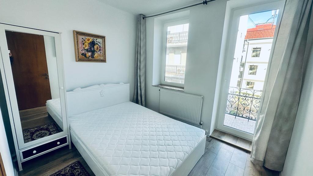 Apartament 4 camere CENTRU VECHI(AXI116)